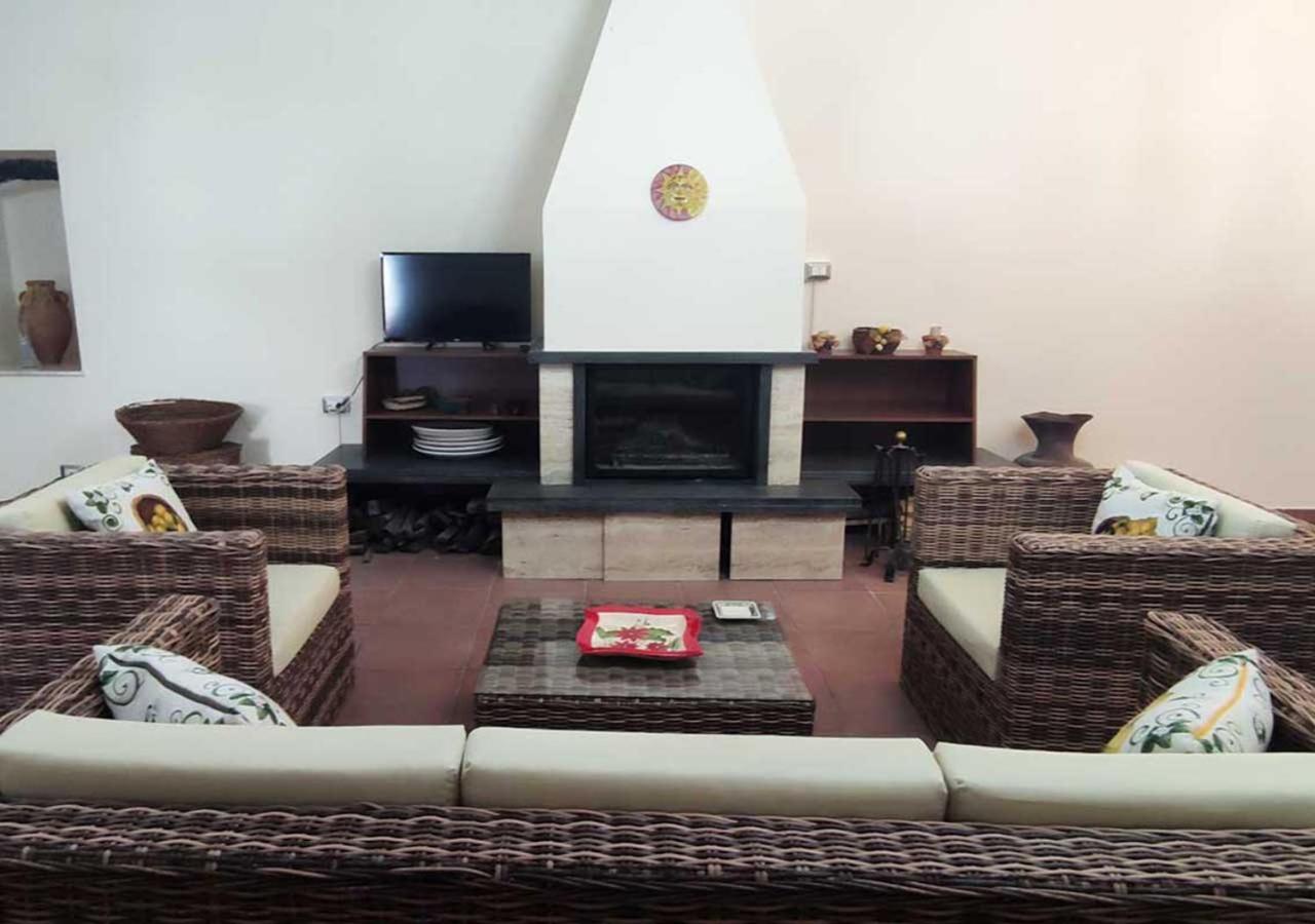 Peri Peri Etna Guest House Montargano Luaran gambar