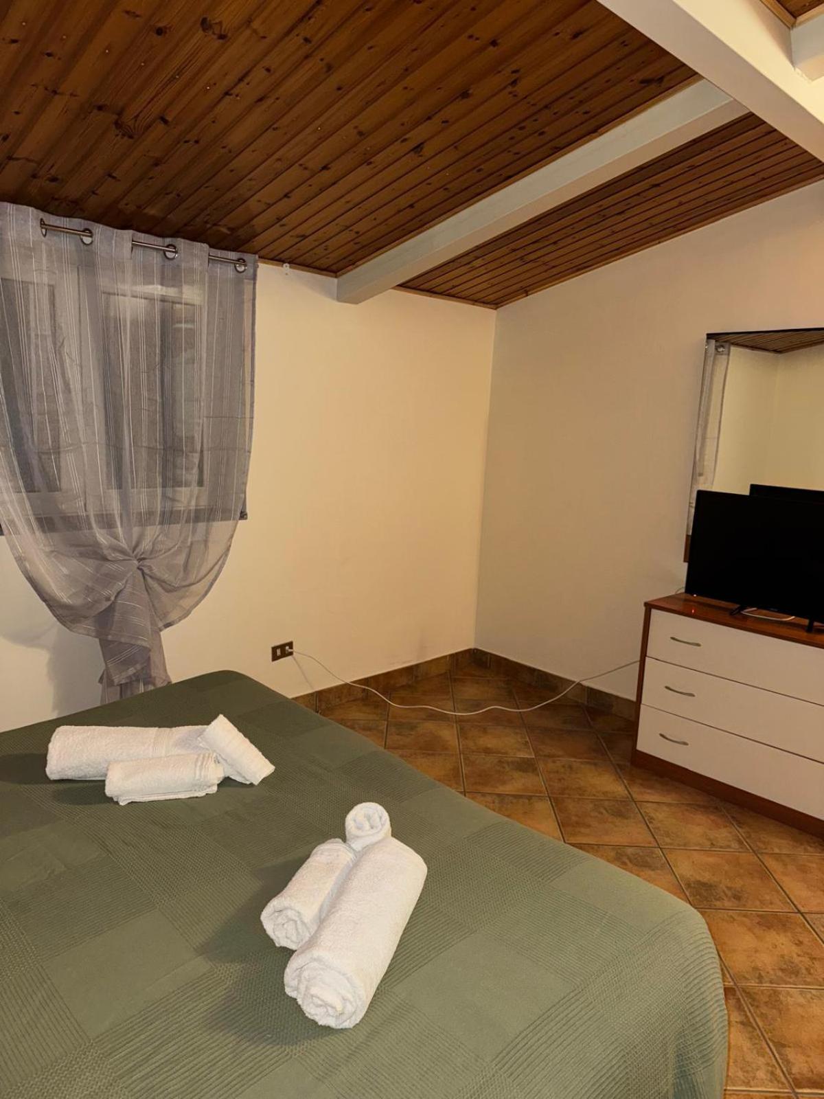 Peri Peri Etna Guest House Montargano Luaran gambar